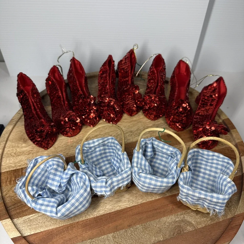 Wizard Of Oz (5) Wicker/Gingham Baskets & (8) Sequined Ruby Slippers Ornaments - Picture 1 of 12